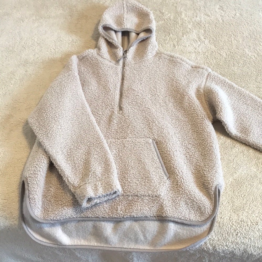 Old navy Sherpa pullover size M